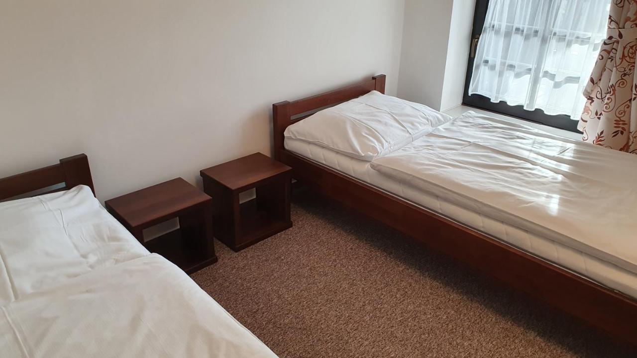 Apartmany Eddy โรกีนีซ นัด ยีเซอโร ภายนอก รูปภาพ