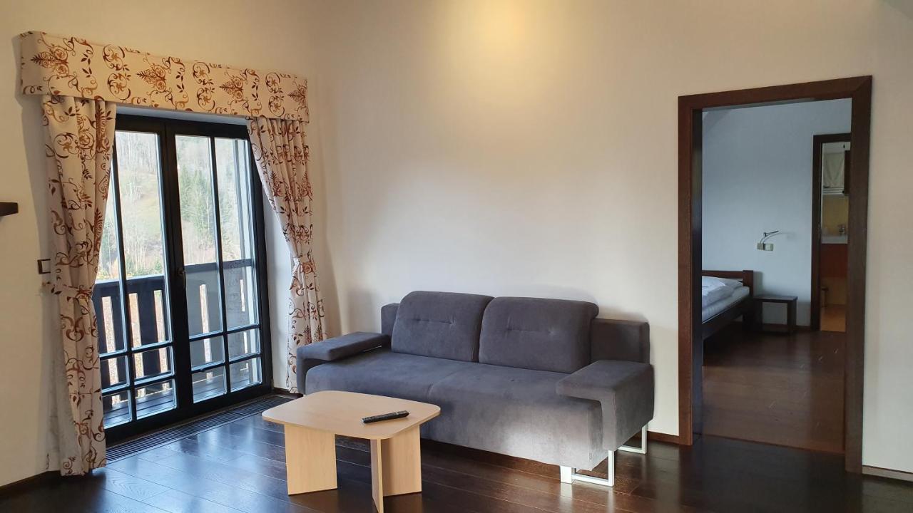 Apartmany Eddy โรกีนีซ นัด ยีเซอโร ภายนอก รูปภาพ